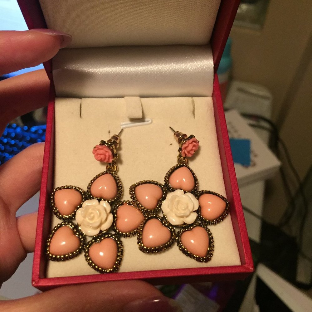 Vintage pink flower rose earrings